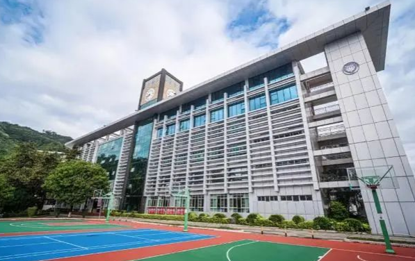 深圳富源英美學(xué)校